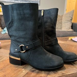 Vince Camuto 8.5 Black Textured Leather Moto Boots